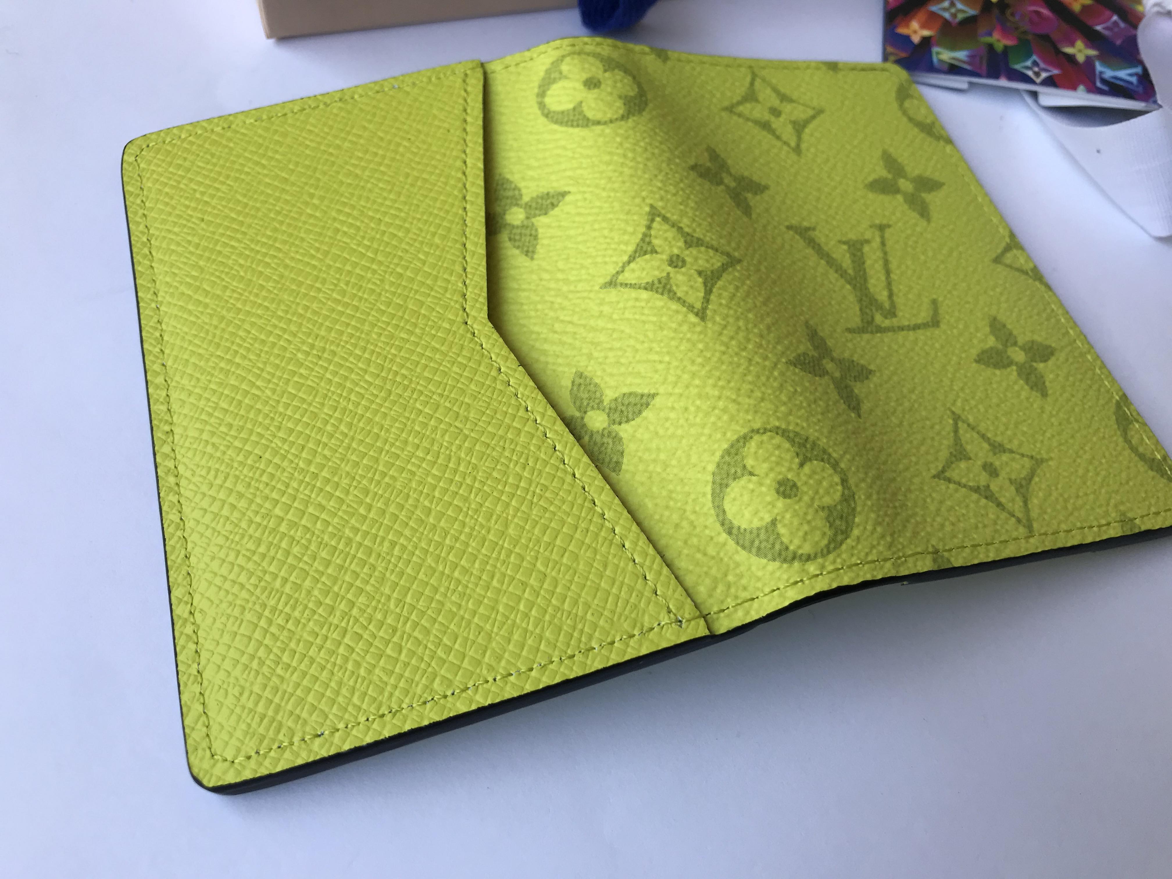Gaston Wearable Wallet - Luxury Taigarama Green