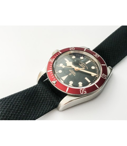 Tudor Heritage Black Bay 79220R steel diver red watch 41mm